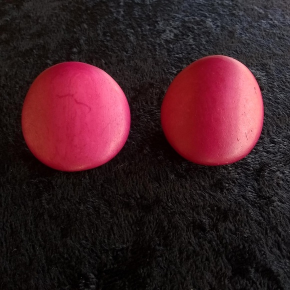 Vintage Karla Jordan - Magenta Bone Earrings - Picture 2 of 5